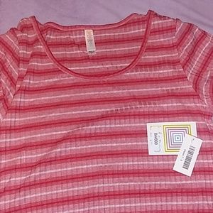 Lularoe Small Classic T